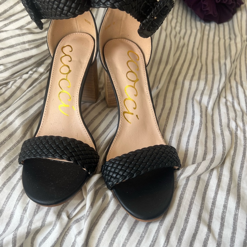 Women's Black Woven Sandals